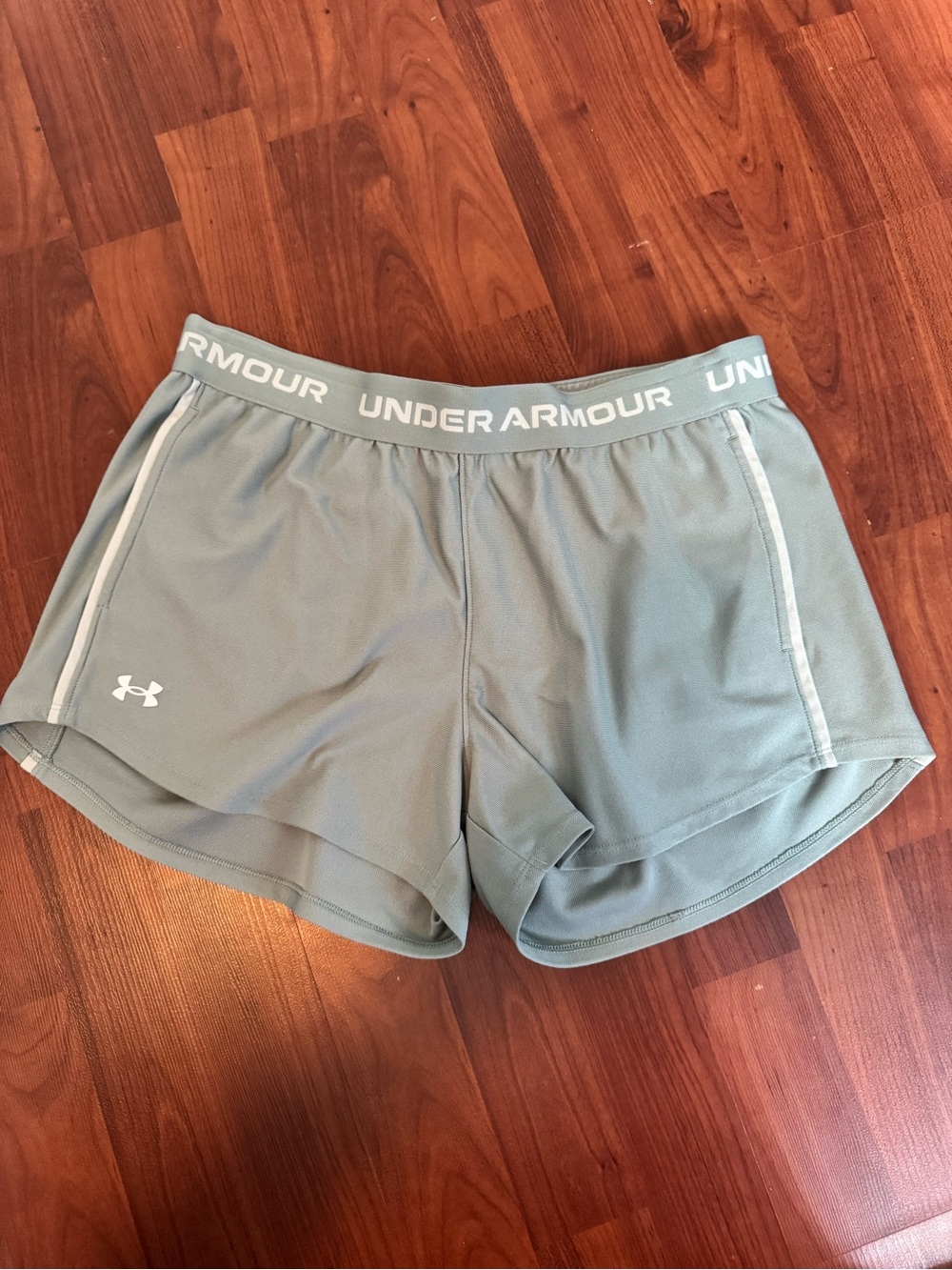 Under Armour Play Up 3.0 Shorts Sage Green White Trim Women’s Medium